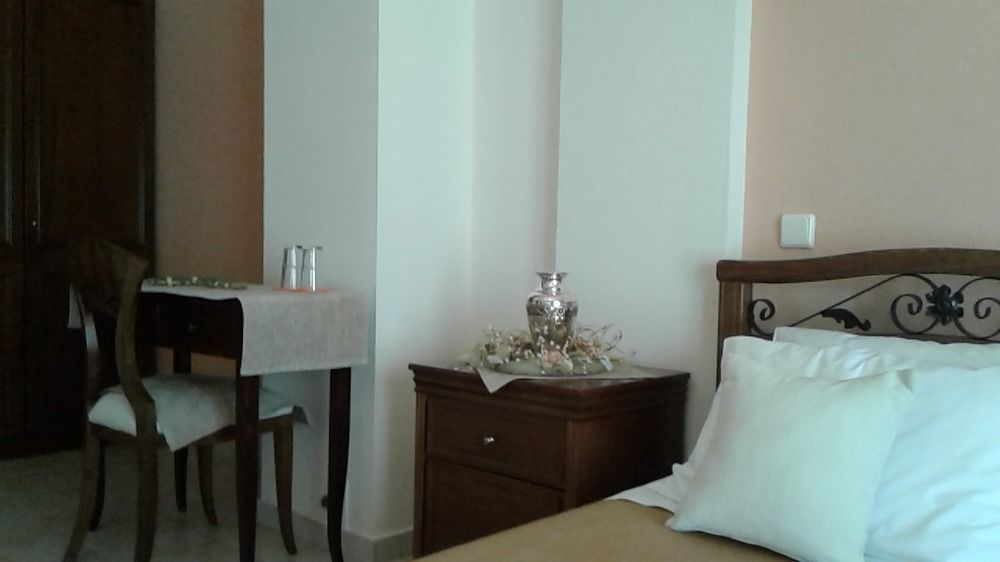 Hotel Archontiko Dimitra Vergina Bagian luar foto